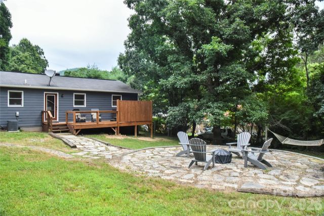 5 E Keesler Street, Black Mountain, NC 28711