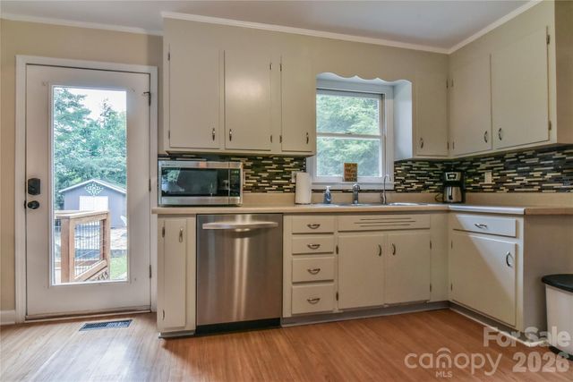 5 E Keesler Street, Black Mountain, NC 28711