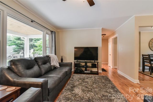 5 E Keesler Street, Black Mountain, NC 28711