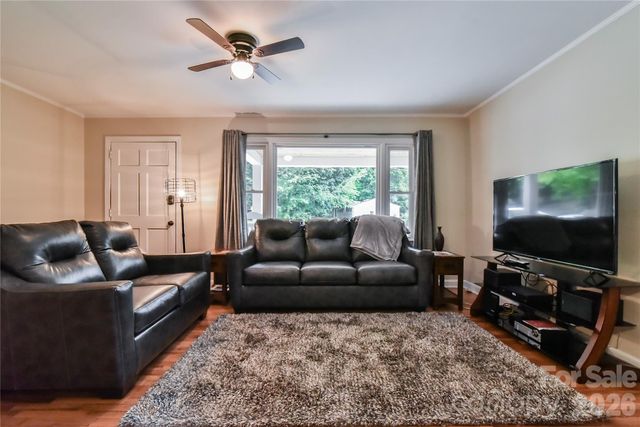 5 E Keesler Street, Black Mountain, NC 28711