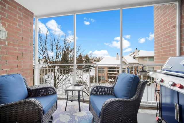 16001 S 88th Avenue 204, Orland Park, IL 60462