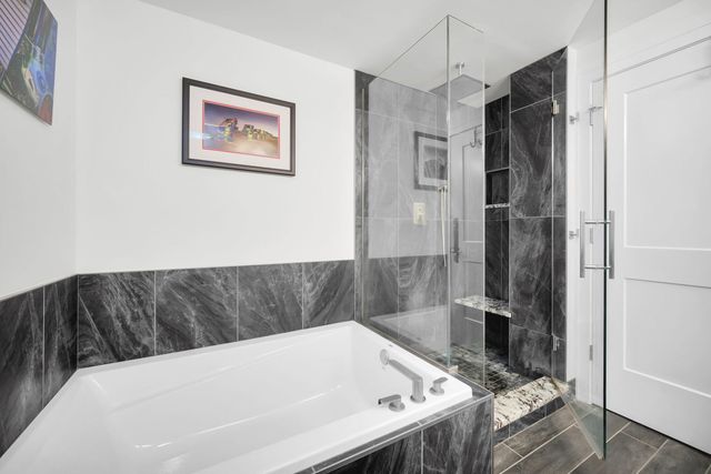 16001 S 88th Avenue 204, Orland Park, IL 60462