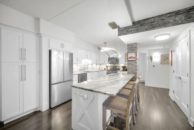 16001 S 88th Avenue 204, Orland Park, IL 60462