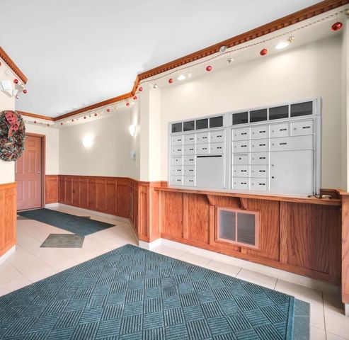 16001 S 88th Avenue 204, Orland Park, IL 60462