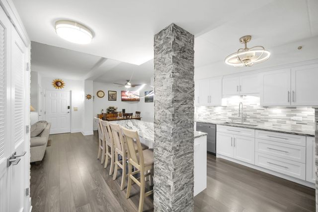 16001 S 88th Avenue 204, Orland Park, IL 60462