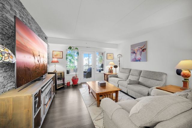 16001 S 88th Avenue 204, Orland Park, IL 60462