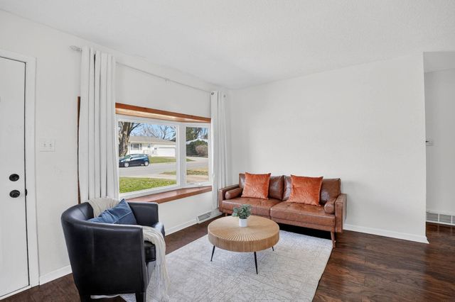 1802 Easton Avenue, Waterloo, IA 50702