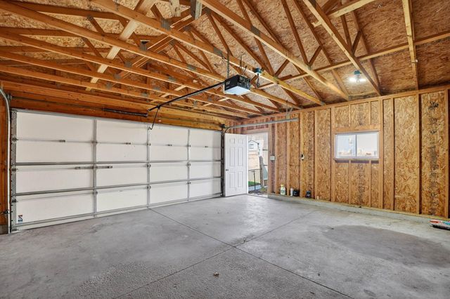 1802 Easton Avenue, Waterloo, IA 50702