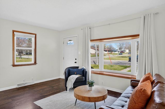 1802 Easton Avenue, Waterloo, IA 50702