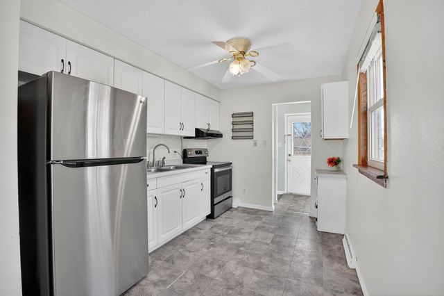 1802 Easton Avenue, Waterloo, IA 50702