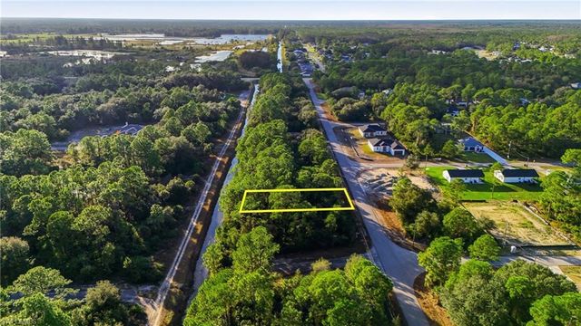 2428 Mabry ST, Alva, FL 33920