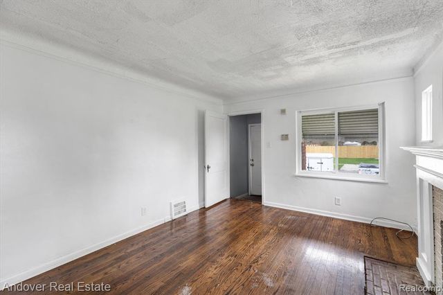 15431 Cruse Street, Detroit, MI 48227