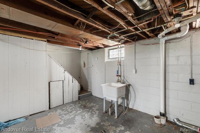 15431 Cruse Street, Detroit, MI 48227