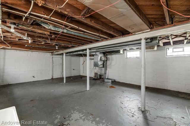 15431 Cruse Street, Detroit, MI 48227