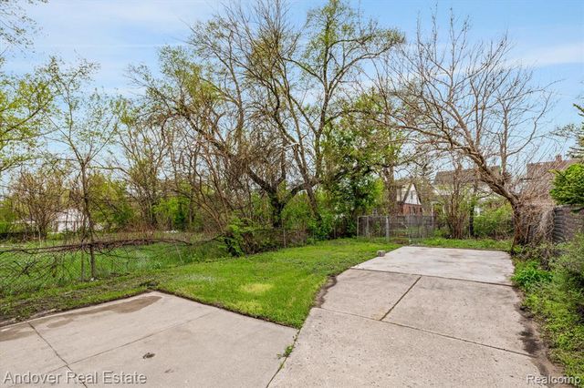 15431 Cruse Street, Detroit, MI 48227