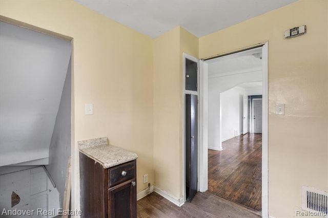 15431 Cruse Street, Detroit, MI 48227