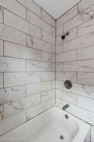 15431 Cruse Street, Detroit, MI 48227