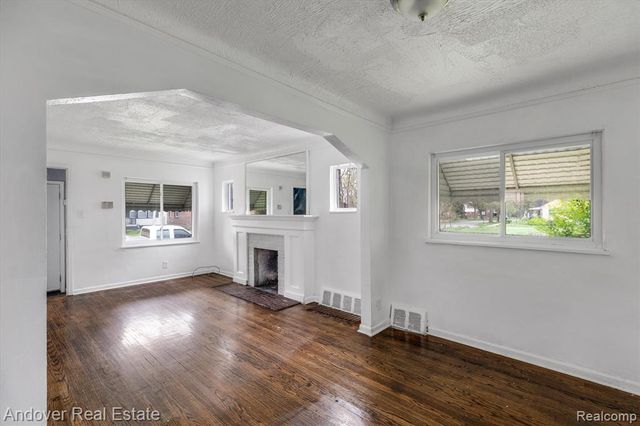 15431 Cruse Street, Detroit, MI 48227