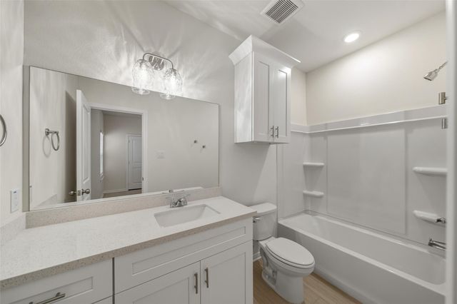 712 W Dallas Street, Conroe, TX 77301