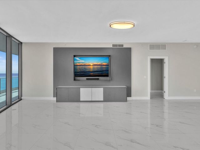 701 N Fort Lauderdale Beach Boulevard N 802, Fort Lauderdale, FL 33304