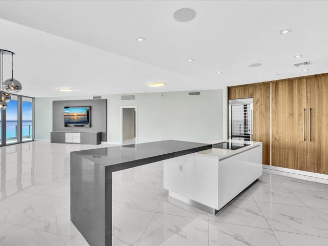 701 N Fort Lauderdale Beach Boulevard N 802, Fort Lauderdale, FL 33304