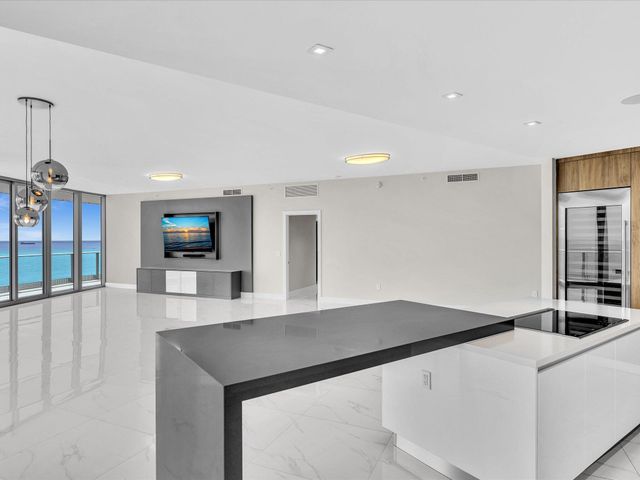 701 N Fort Lauderdale Beach Boulevard N 802, Fort Lauderdale, FL 33304