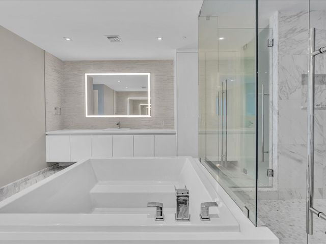 701 N Fort Lauderdale Beach Boulevard N 802, Fort Lauderdale, FL 33304