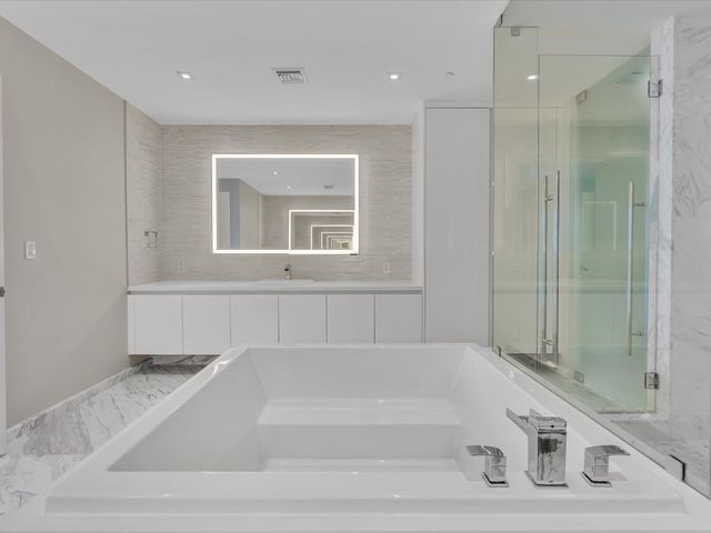 701 N Fort Lauderdale Beach Boulevard N 802, Fort Lauderdale, FL 33304