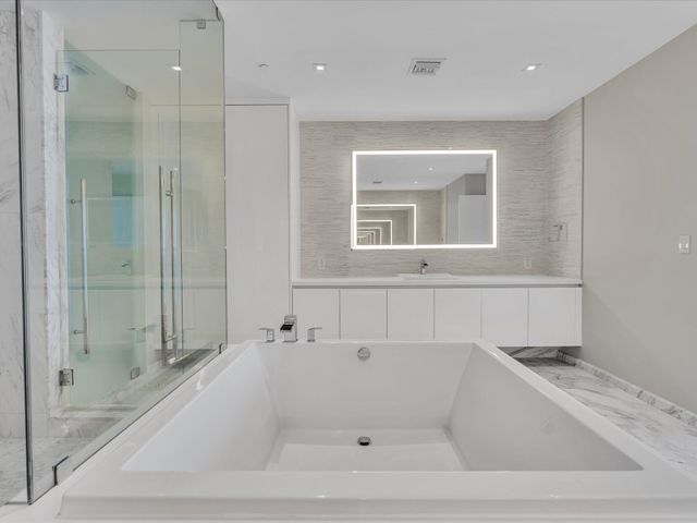 701 N Fort Lauderdale Beach Boulevard N 802, Fort Lauderdale, FL 33304