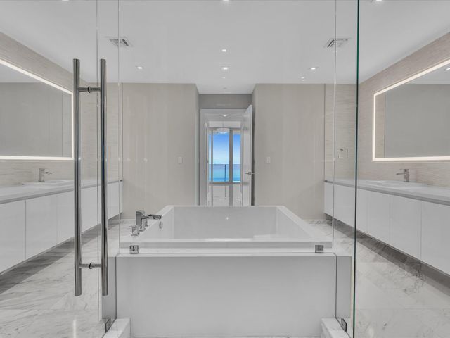 701 N Fort Lauderdale Beach Boulevard N 802, Fort Lauderdale, FL 33304