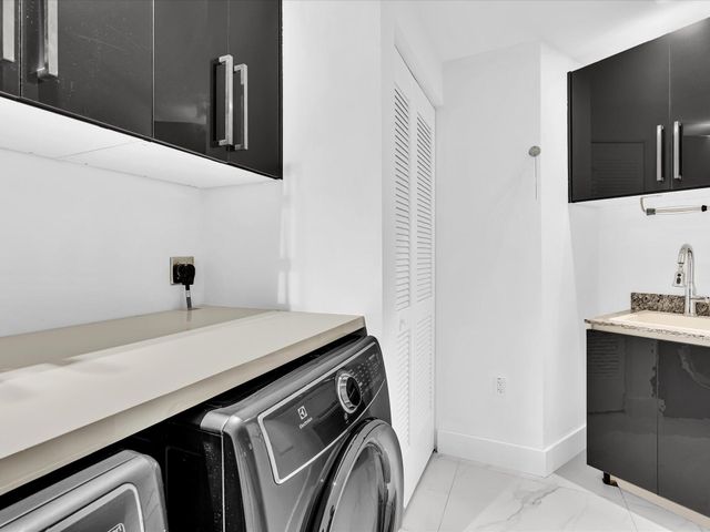 701 N Fort Lauderdale Beach Boulevard N 802, Fort Lauderdale, FL 33304