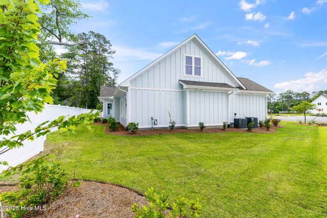 430 Raven Glen Drive, Southport, NC 28461