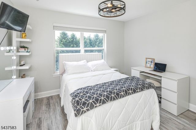 29 Sutphin Rd, Raritan Twp., NJ 08822