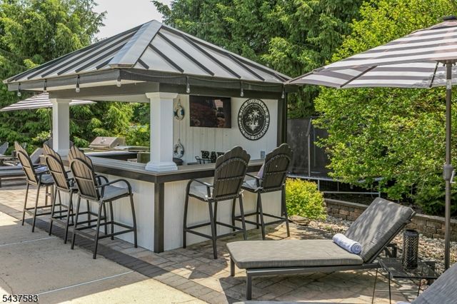 29 Sutphin Rd, Raritan Twp., NJ 08822