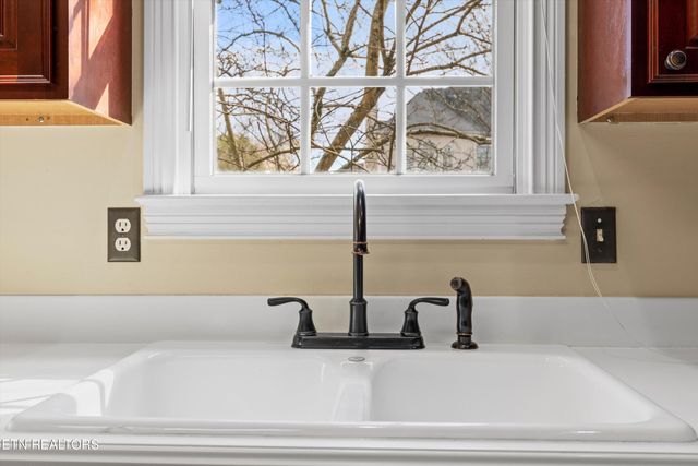 12453 Amberset Drive, Knoxville, TN 37922