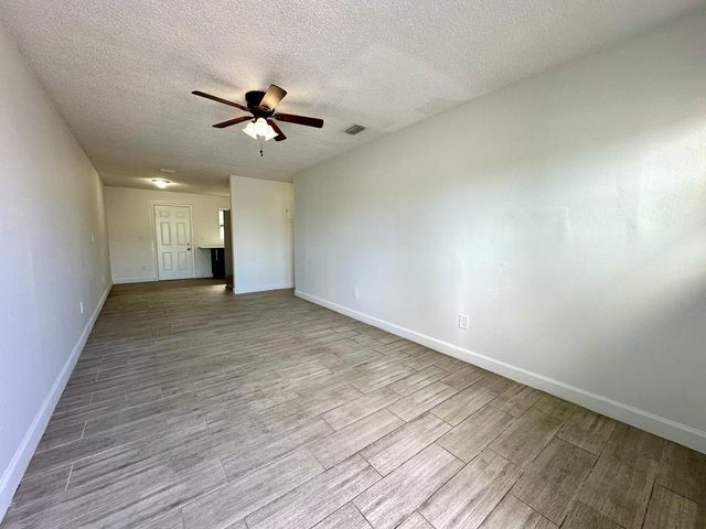 3415 Broadway Avenue 3, West Palm Beach, FL 33407