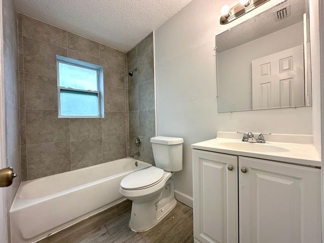 3415 Broadway Avenue 3, West Palm Beach, FL 33407