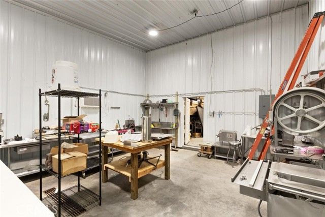 45 Lighthouse Lane, Bangor, CA 95901