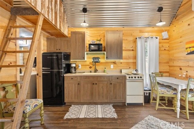 45 Lighthouse Lane, Bangor, CA 95901