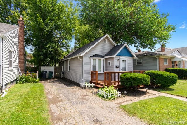 2814 Crooks Road, Royal Oak, MI 48073