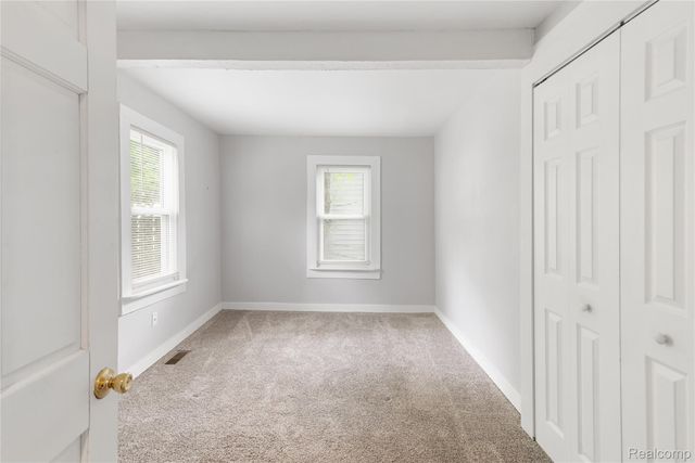 2814 Crooks Road, Royal Oak, MI 48073