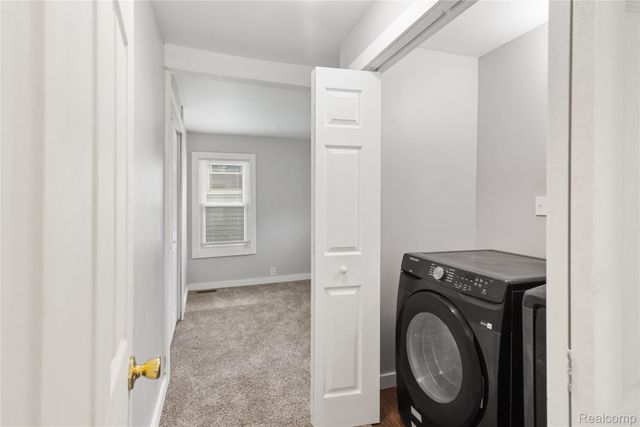 2814 Crooks Road, Royal Oak, MI 48073