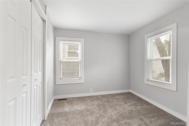 2814 Crooks Road, Royal Oak, MI 48073