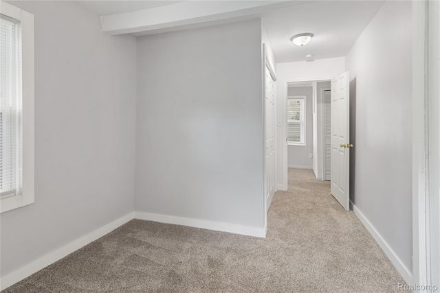 2814 Crooks Road, Royal Oak, MI 48073