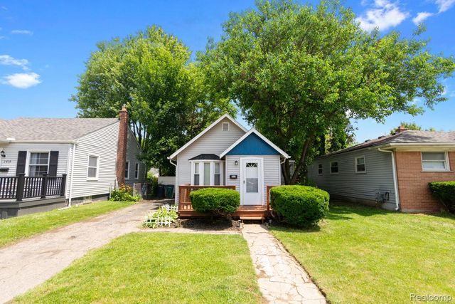 2814 Crooks Road, Royal Oak, MI 48073