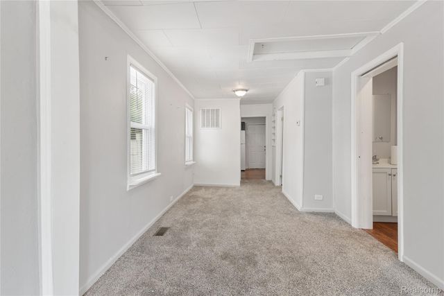 2814 Crooks Road, Royal Oak, MI 48073