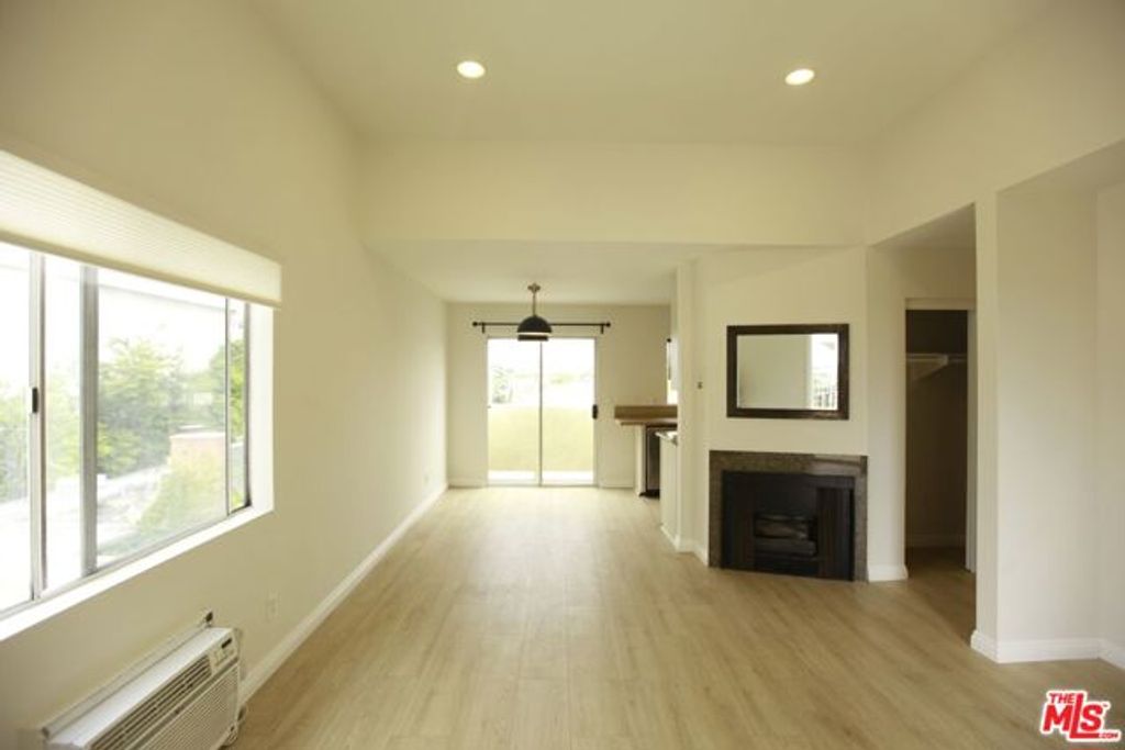 833 S Orange Grove Avenue 5, Los Angeles, CA 90036