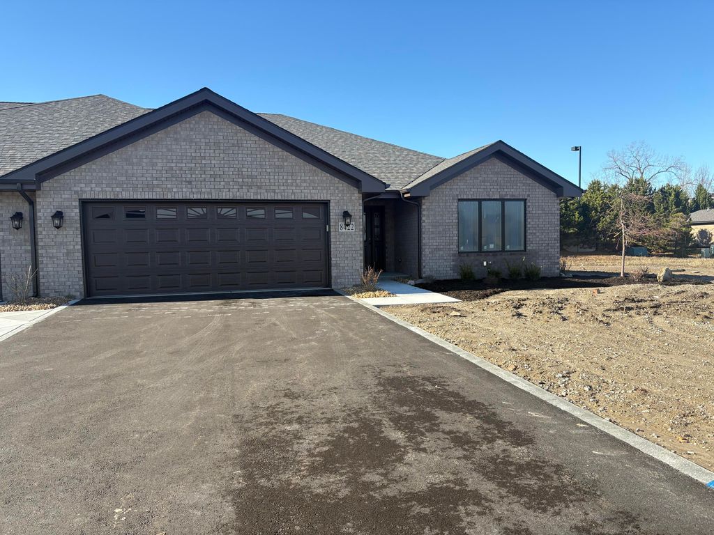 8422 Shell Drive, St. John, IN 46373