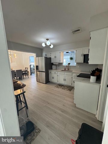 6 ALMOND AVE, Browns Mills, NJ 08015