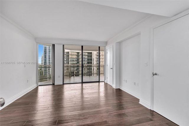 2901 S Bayshore Drive 16G, Miami, FL 33133